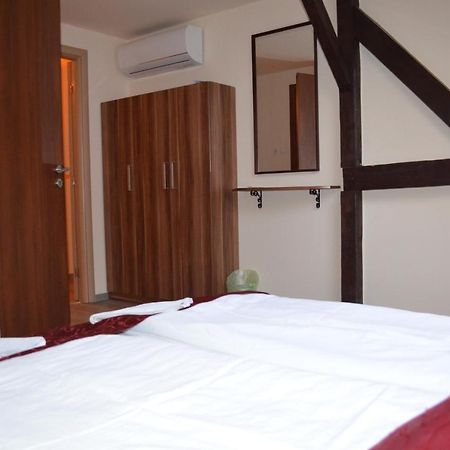 Bed and Breakfast Holdfenyszallas Сегед Экстерьер фото